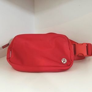 Lululemon everywhere belt bag pale raspberry
